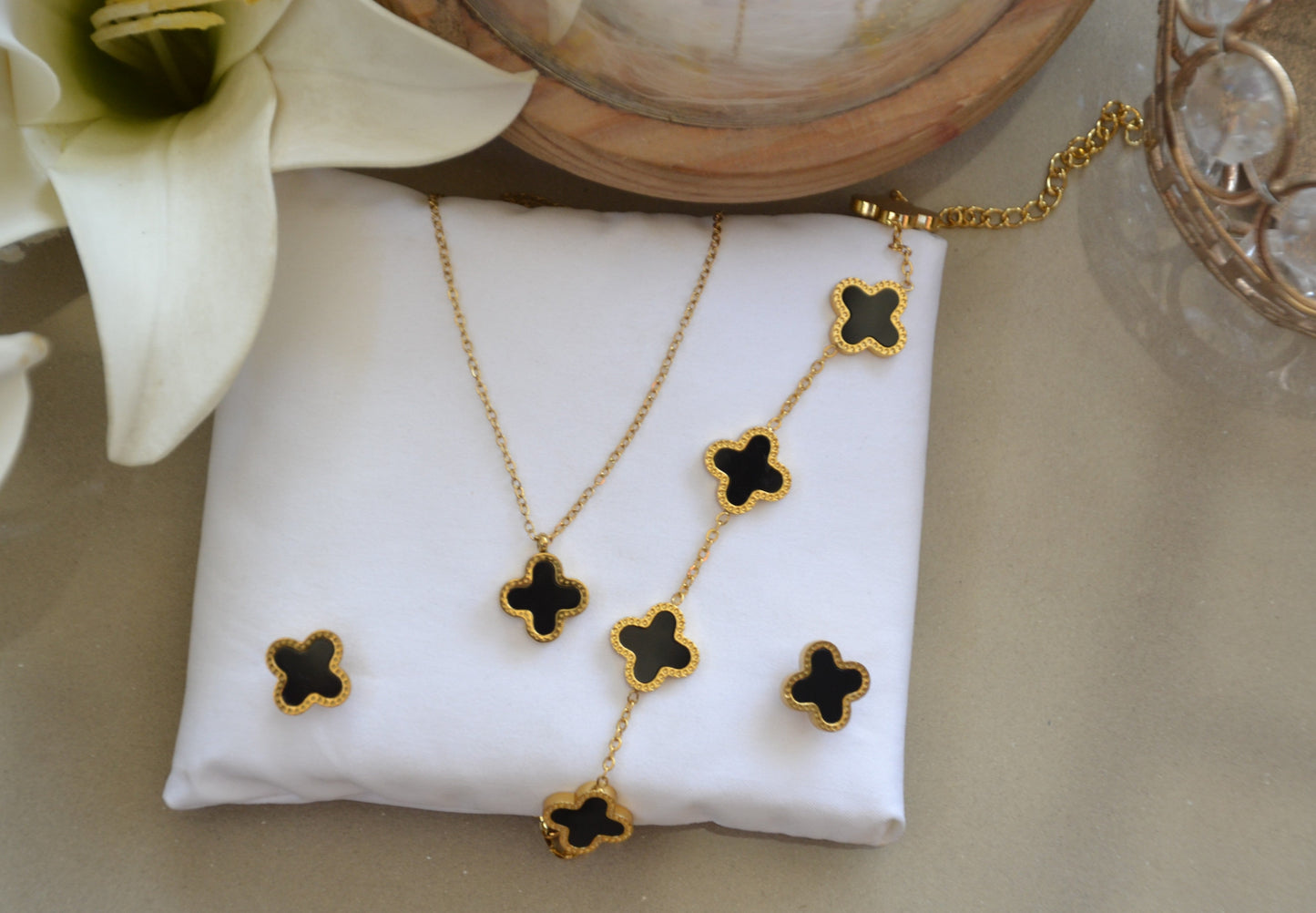 Zeeva Black Clover Elegance Set